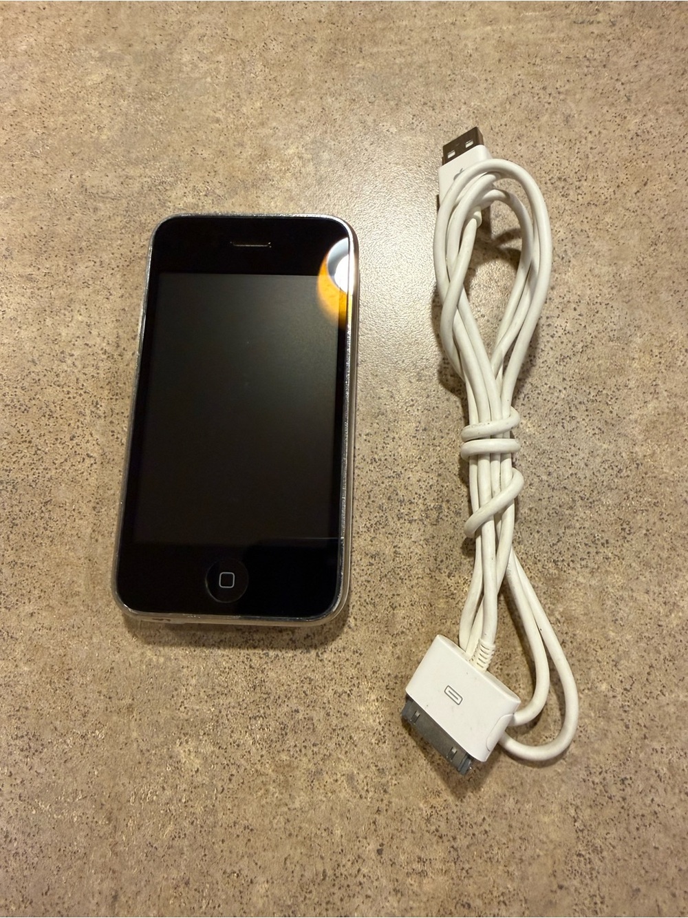 *FOR PARTS / REPAIR* Apple iPhone 3GS A1303 MC137LL/A White 16 GB w/ USB Cable